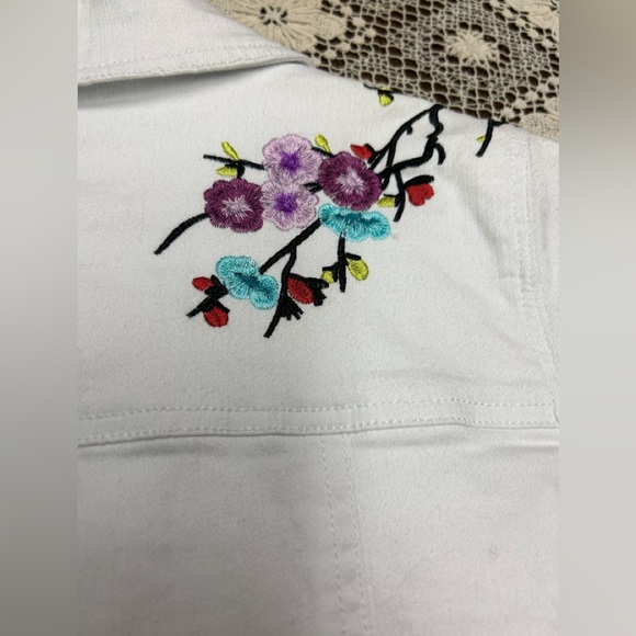 RENUAR denim jacket - Picture 10 of 10